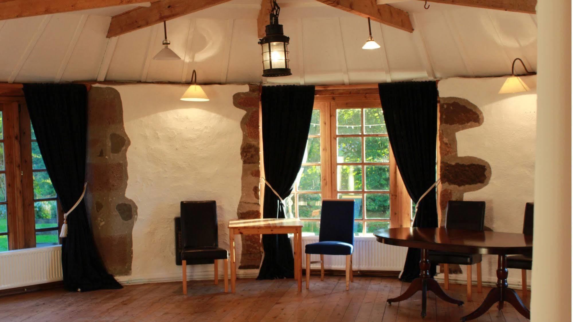 Lodge At Lochside Bridgend of Lintrathen Экстерьер фото